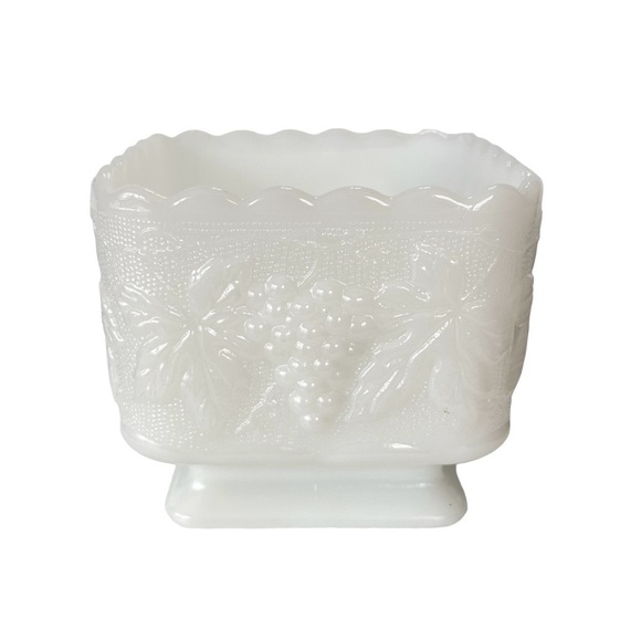 Vintage Anchor Hocking Milk Glass Planter Embossed with Grapes - Picture 1 of 9